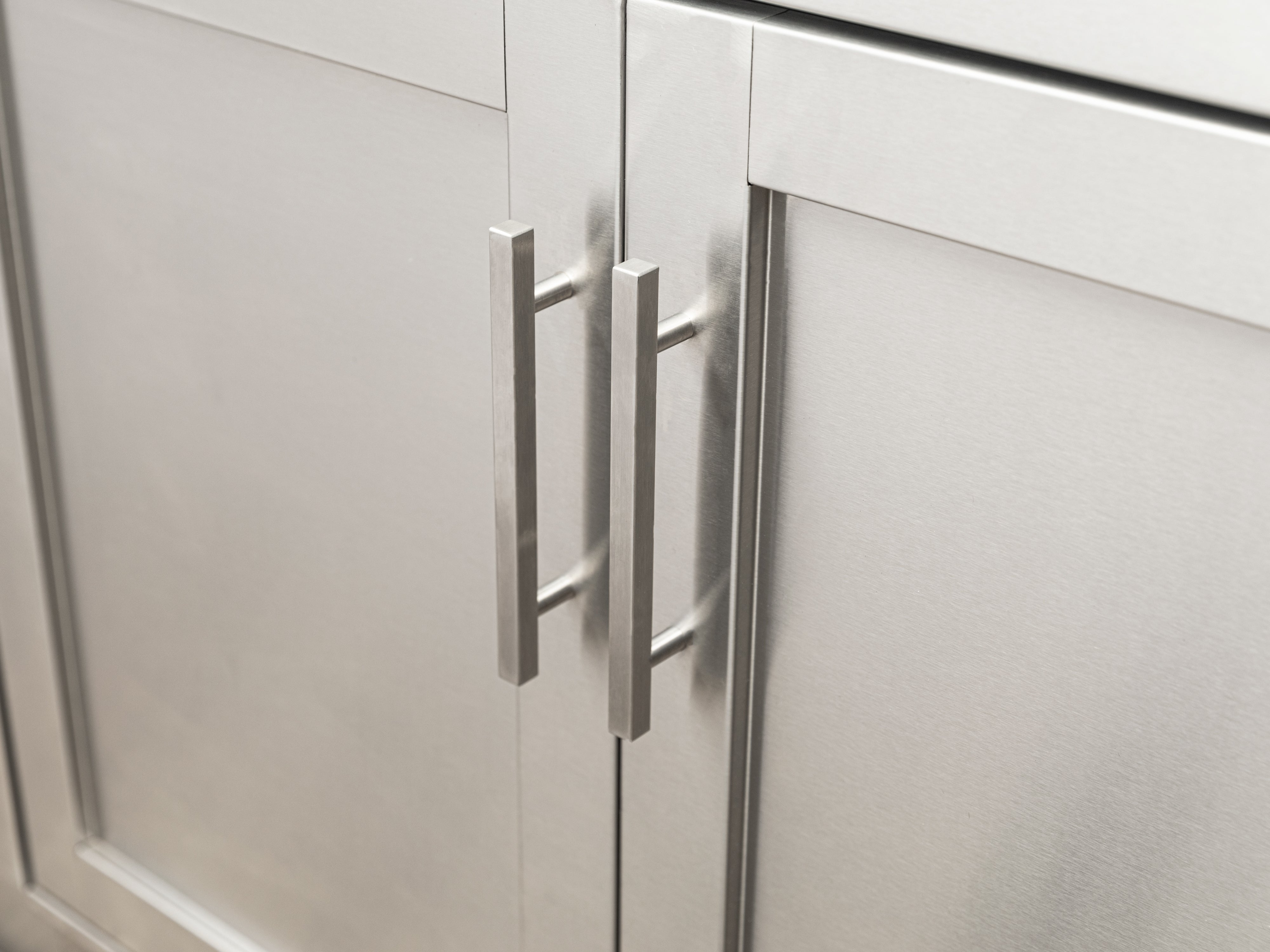 Signature Series 4PC Custom Outdoor Kitchen · 304 Stainless Steel · Shaker Door