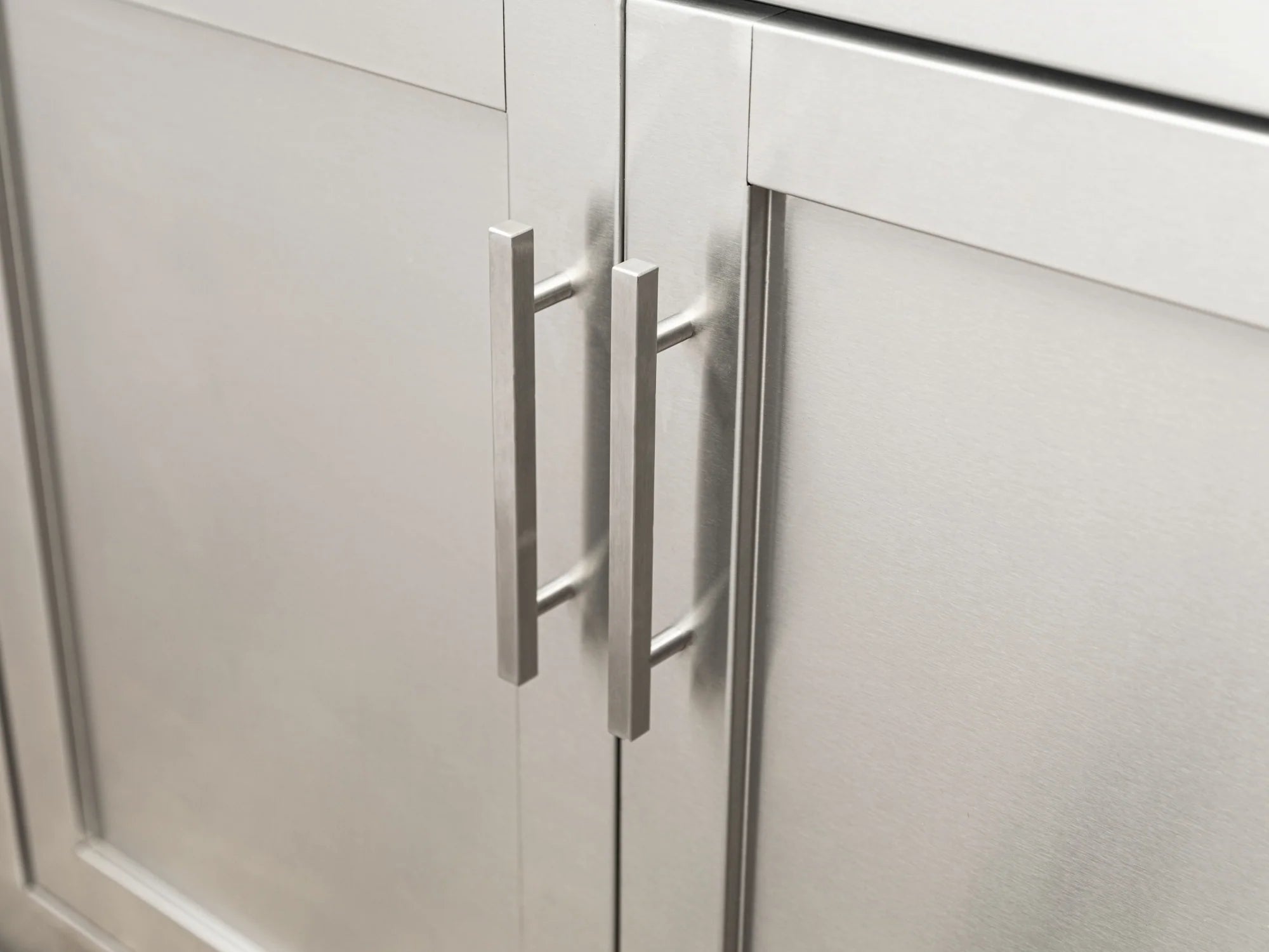Signature Series 8PC Custom Outdoor Kitchen · 304 Stainless Steel · Shaker Door