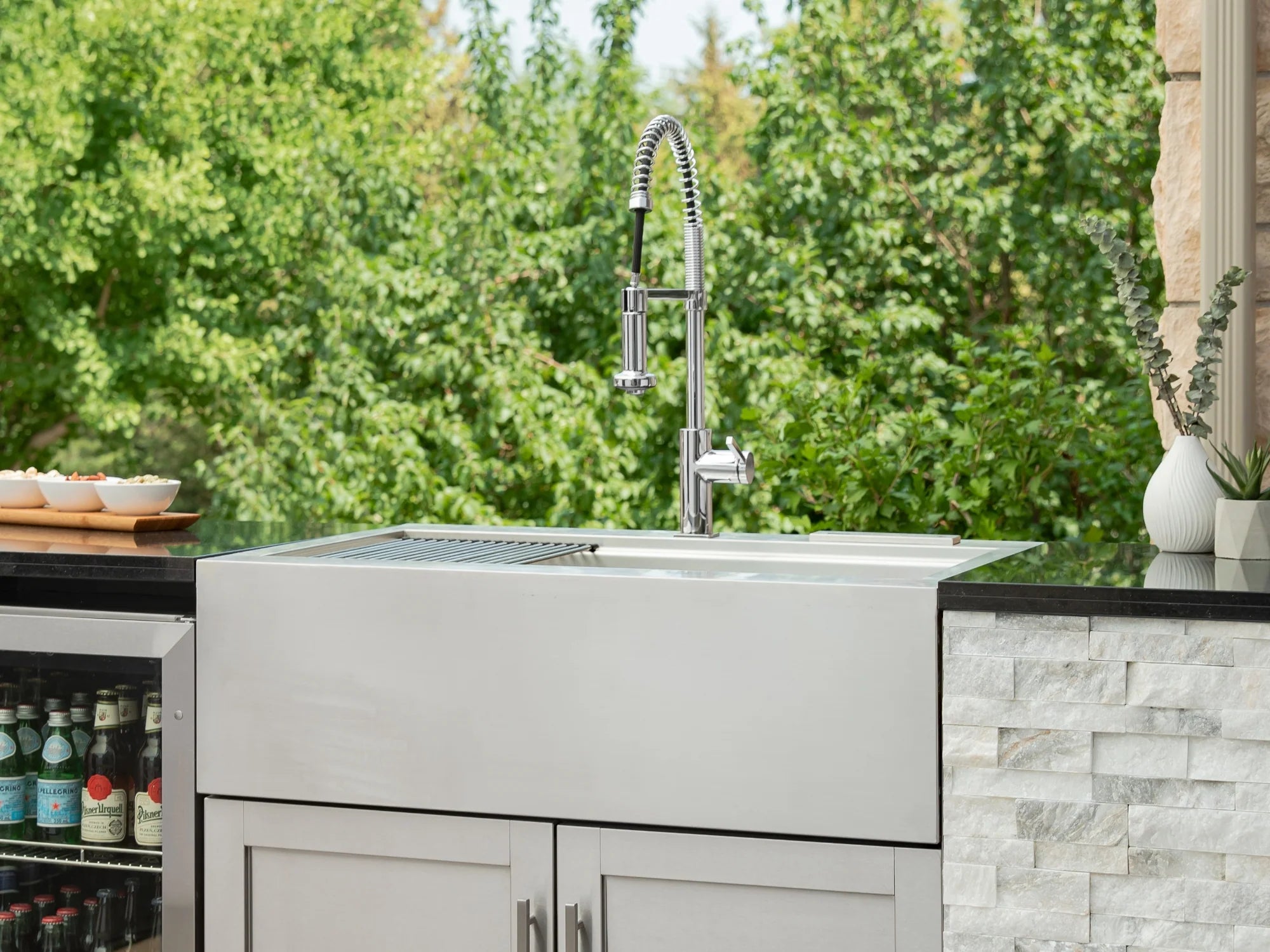 Signature Series 8PC Custom Outdoor Kitchen · 304 Stainless Steel · Shaker Door