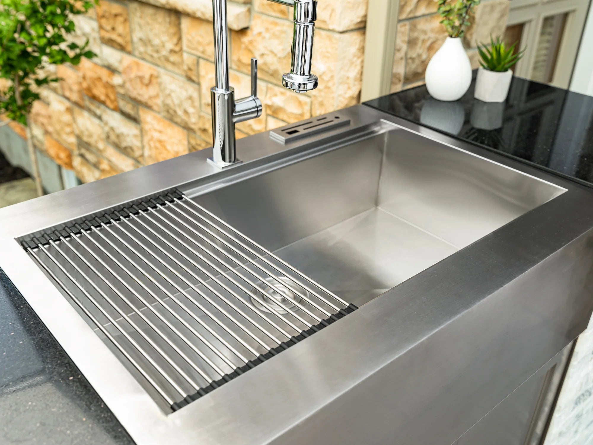 Signature Series 8PC Custom Outdoor Kitchen · 304 Stainless Steel · Shaker Door